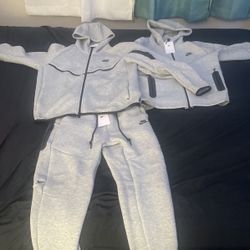 Brand new nike tech sweatsuit with tags