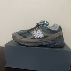 NEW BALANCE 2010 DOCKSIDE SIZE 9 BRAND NEW  NIKE JORDAN 