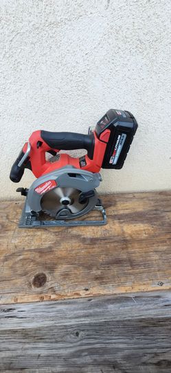 Milwaukee Skillsaw 6 1/2 blade tool battery 6ah