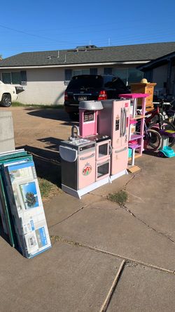 Yard sale!!! Last day! 6220 w. Earll dr.