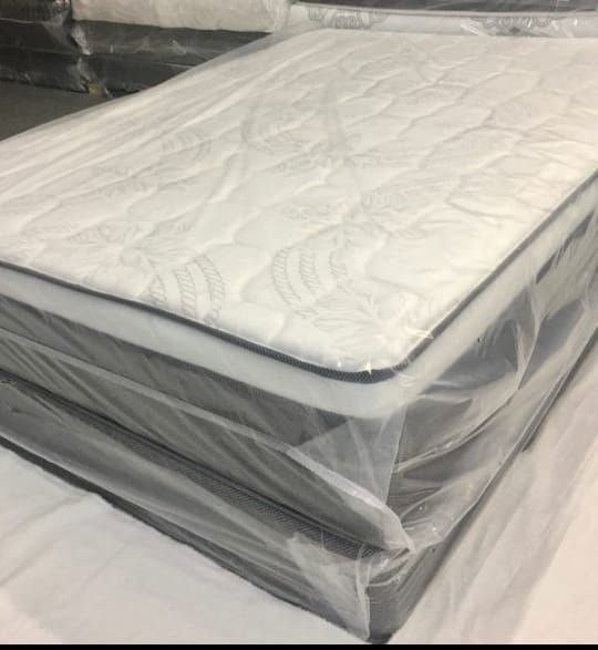 Mattress King size Firm Orthopedic + box spring Gift Totally new 🛏🌟🏠