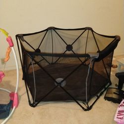 Abon Portable 6 Panel Play Pen Playard