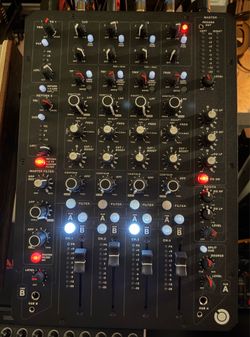 PLAY Differently Model 1.4:  6 channel analog Mixer