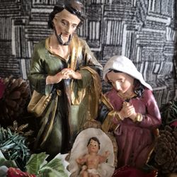 Vintage Nativity Christmas Centerpiece Porcelain Joseph Mary Jesus 