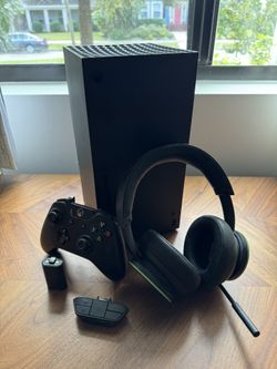 Xbox Series X + Wireless Headset