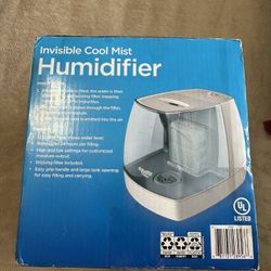 Equate 1.1 Gallon 250 Sq ft Invisible Cool Mist Humidifier, White & Blue