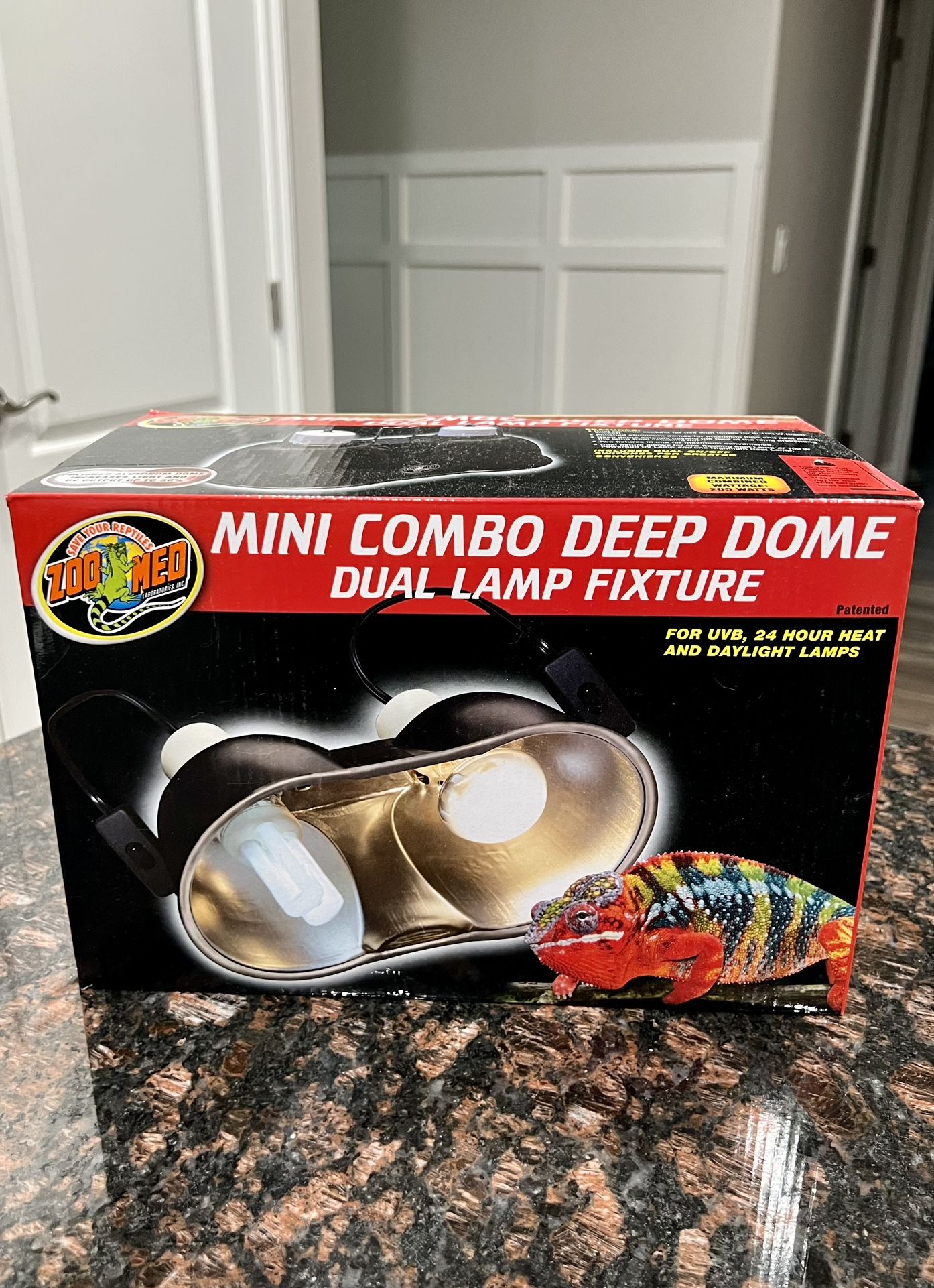 NEW!! Zoo Med Mini Combo Deep Dome Light Fixture