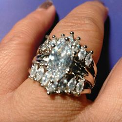Marquise Designed Wedding Ring, Size 8💏 👫