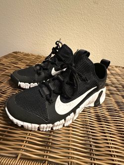 Nike Black and White Training Sneakers