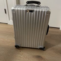 Rimowa Classic Cabin Carry On