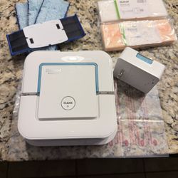 iRobot Brava Jet 240 Mopping Robot