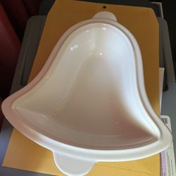 Serving Bowl Pfaltzgraff  Bell 