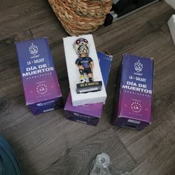 Dia De Muerto Bobnle Heads
