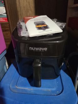 Nuwave 6 Quart Airfryer.