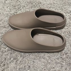 Saint Morta Slippers