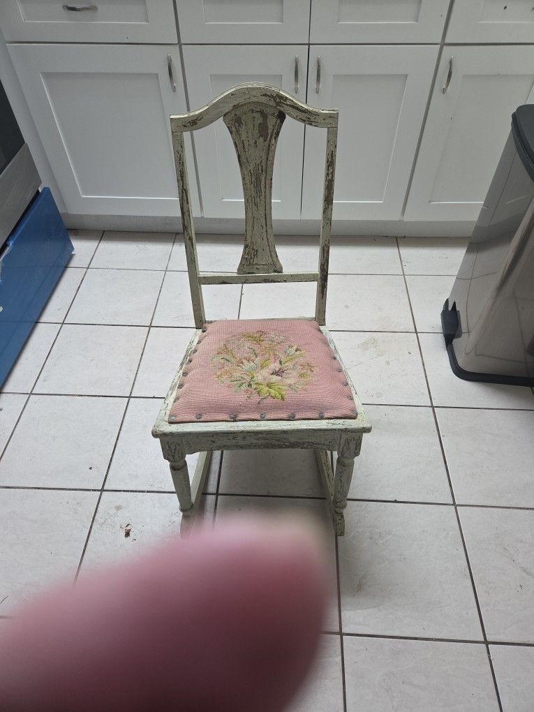 1900s FRENCH VICTORIAN VINTAGE ROCKING CHAIR