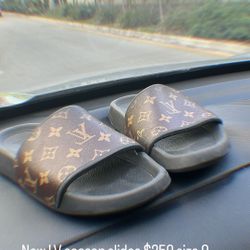 Louis Vuitton Sandals (Waterfront Mule) Size 9 