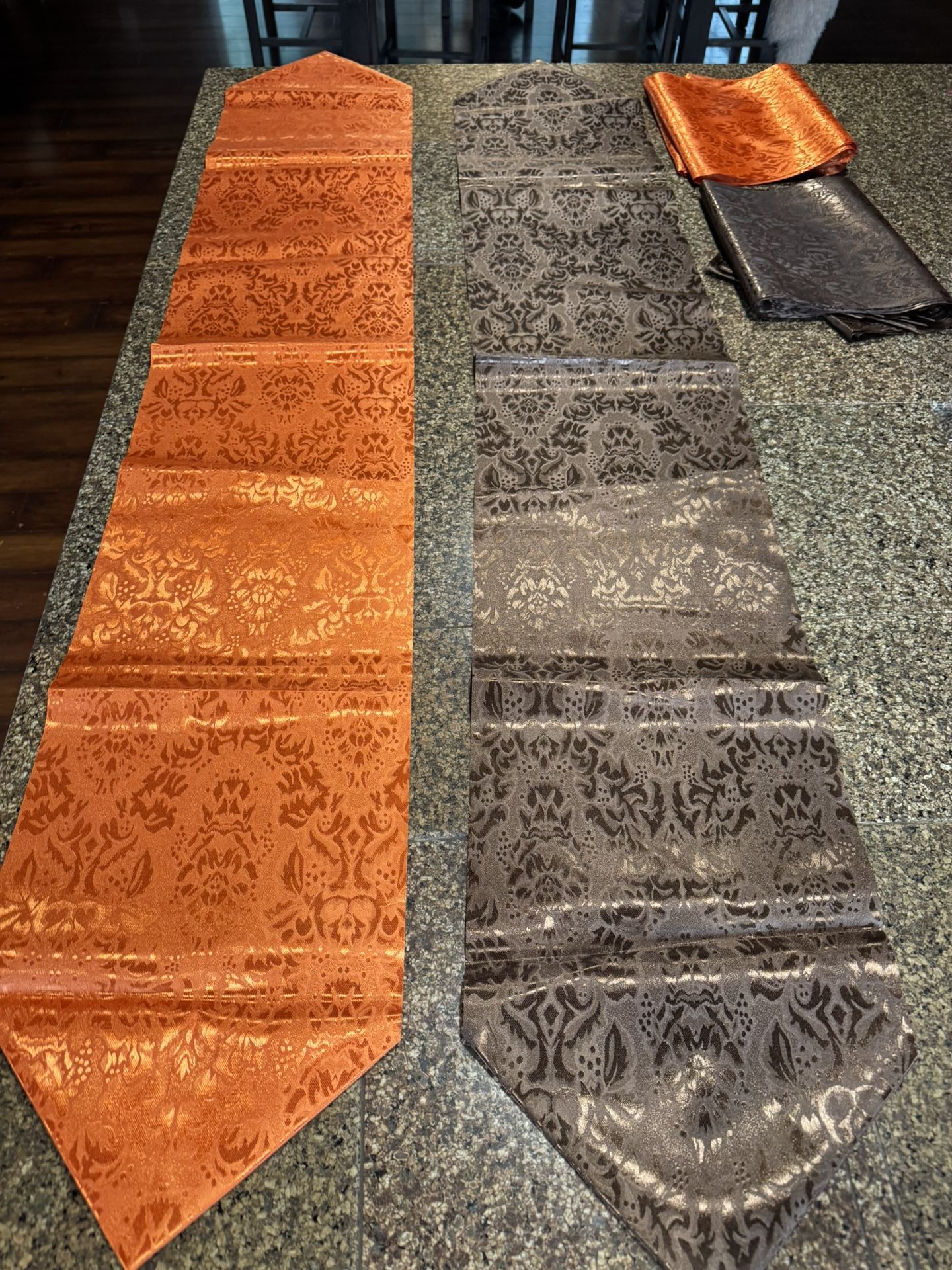 Table Runners 11 Total 