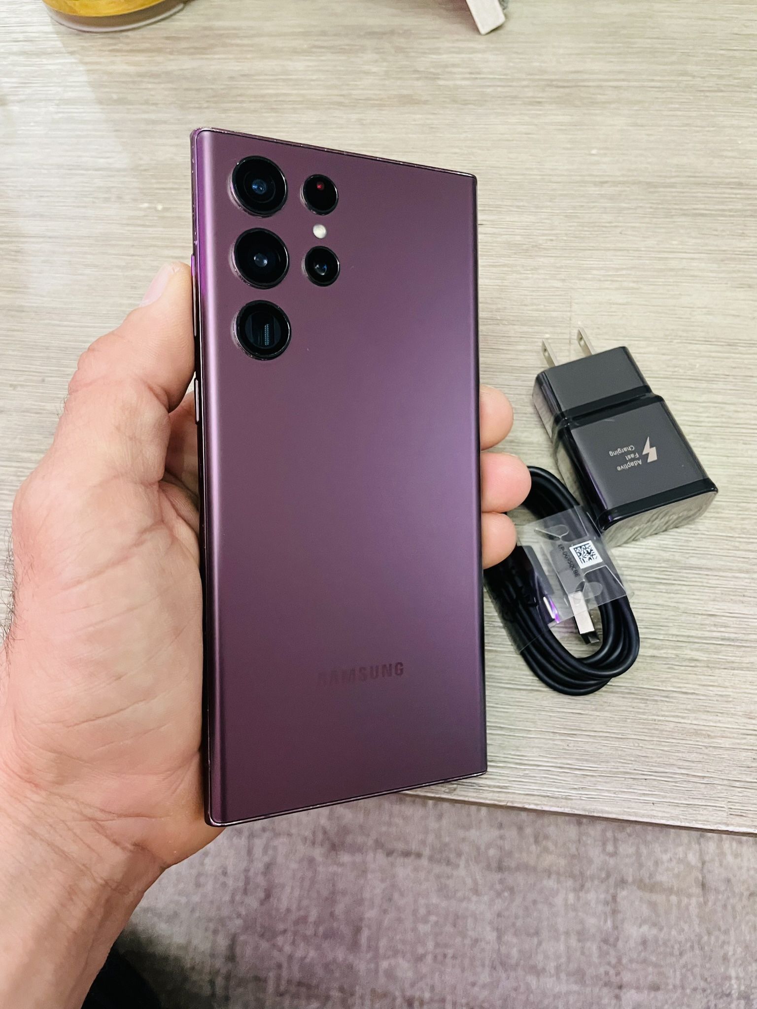 Samsung Galaxy S22 Ultra Burgundy 128gb Unlocked. Firm Price