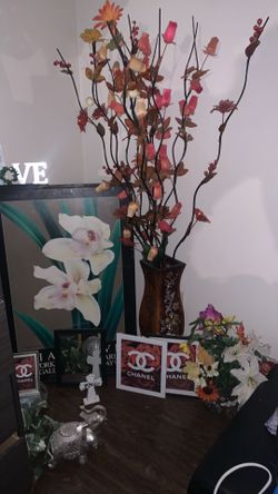 Fake plants and home decor