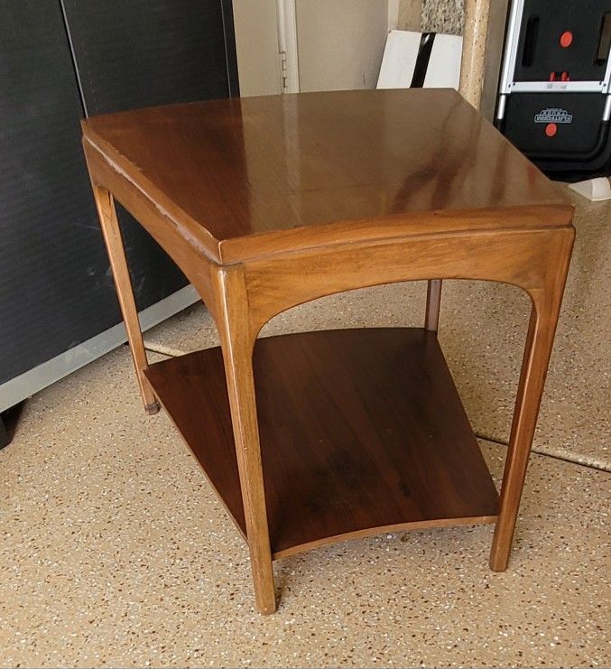 Mid Century Modern Triangular End Table With Bottom Shelf