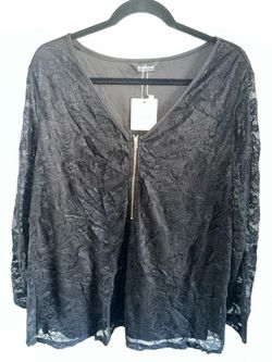 Plus size NWT Bloomchic black lace top 22/24