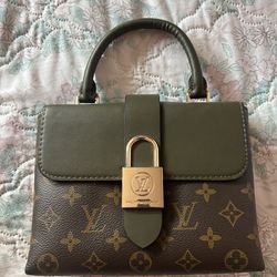 Monographic Lock Bag In Olive Green