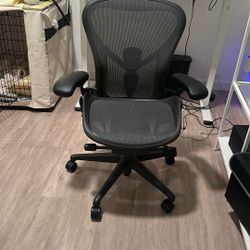 Herman Miller Aeron Chair - Size B - Excellent Condition