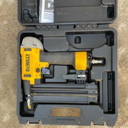 DEWALT 18-Gauge Pneumatic Brad Nailer