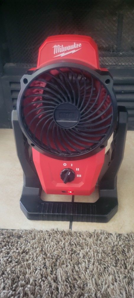 Milwaukee 0820-20 12V Cordless Mounting Jobsite Fan Li-Ion Used With 1 M12 Battery