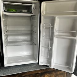 Mini fridge