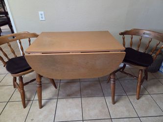 Kitchen Table w/2 chairs