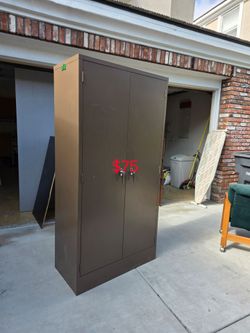 Metal cabinet