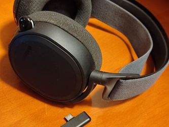 Steelsieries Arctis 7plus Wireless Headphones And Dongle (Will Come With Aux/C Cord)