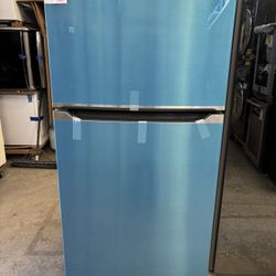 New! Frigidaire Top Freezer Bottom Refrigerator 