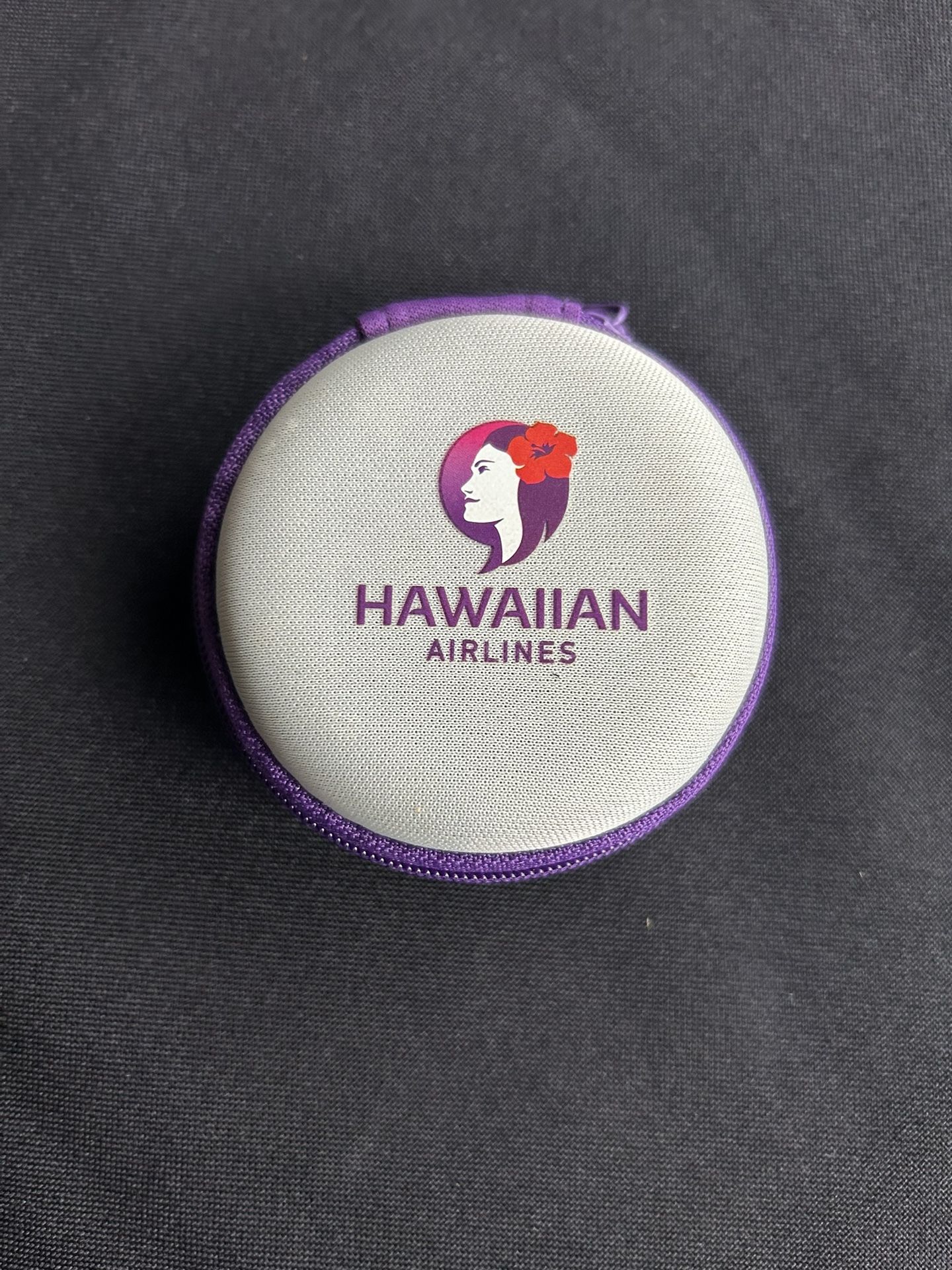 Hawaiian Airlines EarPhone Pouch Case And Wired Earphones Earbuds 3.5 mm Plug