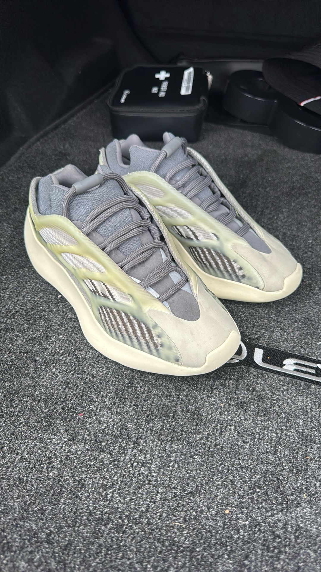 adidas Yeezy 700 V3 Fade Salt