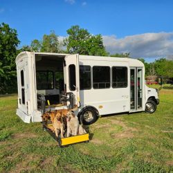 2009 Ford Econoline E-350 e350 passenger bus