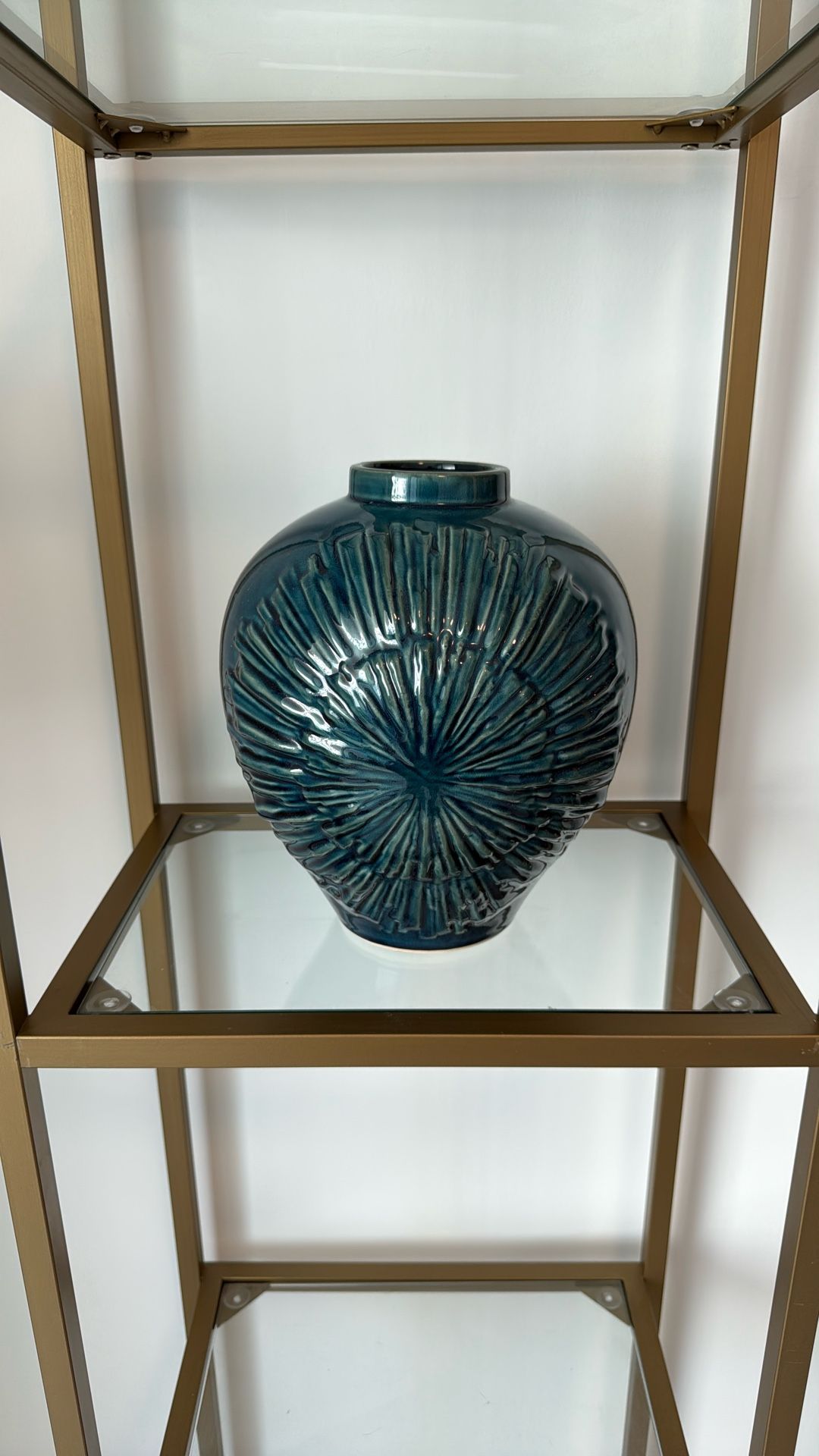 Porcelain Decorative Pot / Flower Vase