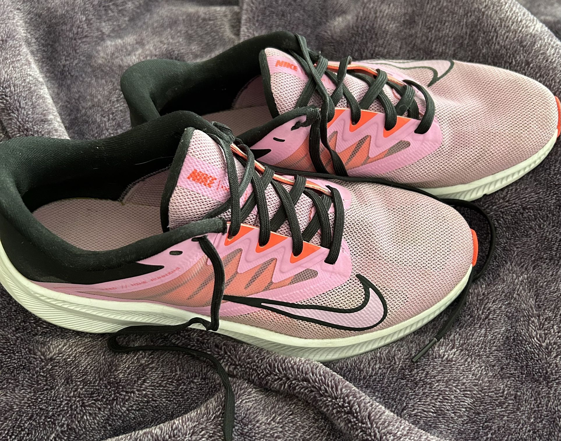 Women’s Pink Nike Running Shoes