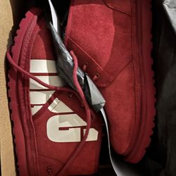 Burgundy Ugg Neumel . 