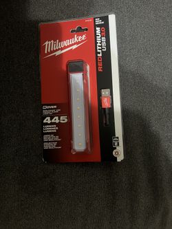 Milwaukee 445 Lumens Rechargeable Light