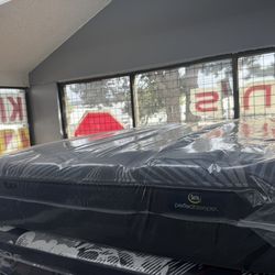 QUEEN SIZE SERTA PERFECT SLEEPER (PLUSH) MATTRESS & BOX SPRING BED SET