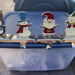 4 Stocking Hangers