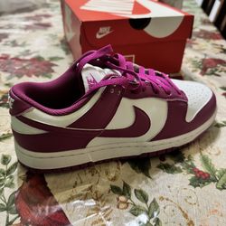 Nike Dunk Low Size 9 Woman Size 7.5 Man brand new With Box