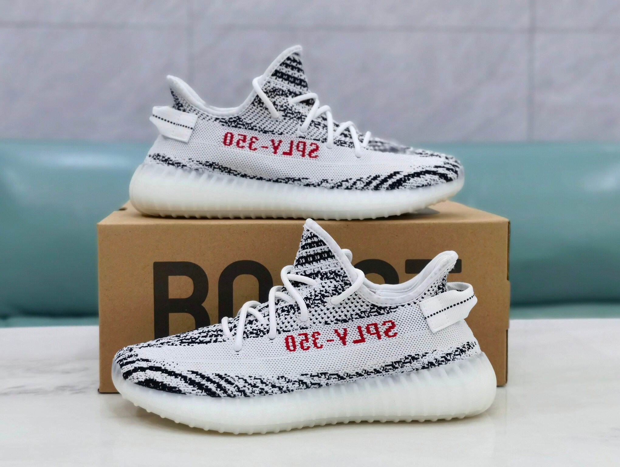 Coconut 350V2 white zebra, shoes