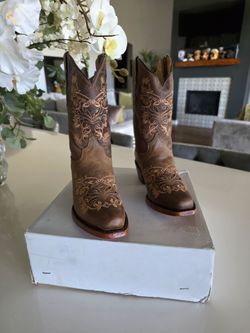 🤠 Youth Girls Genuine Leather Western Boots Snip toe Size 2  🤠