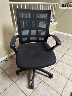 Black Mesh Back Office Chair with Wheels
