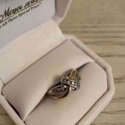 White & Yellow Gold 14K Ring Size 7,