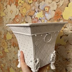 Cache Pot